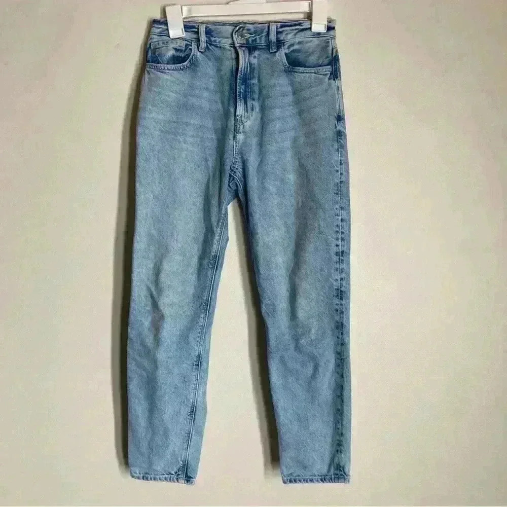 American Eagle Mom Jean Light Wash Size 0